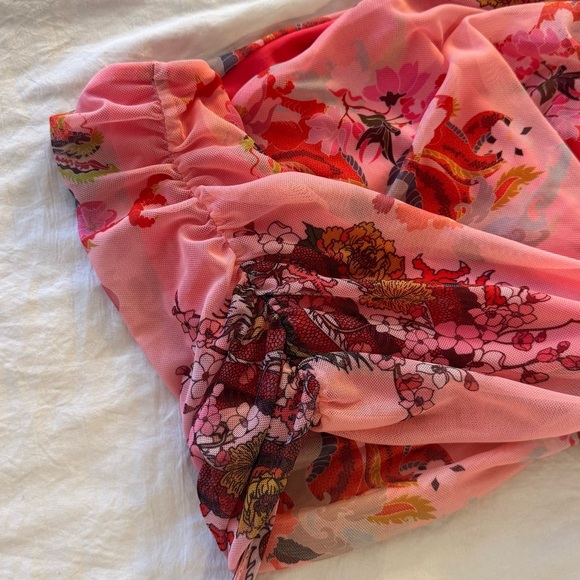 Missguided Neon Pink Dragon/Floral Print Ruched Bandeau Top | Size M | NWT - Picture 4 of 7